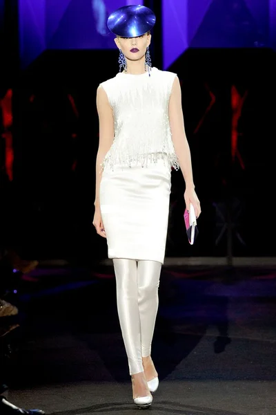 Look 19